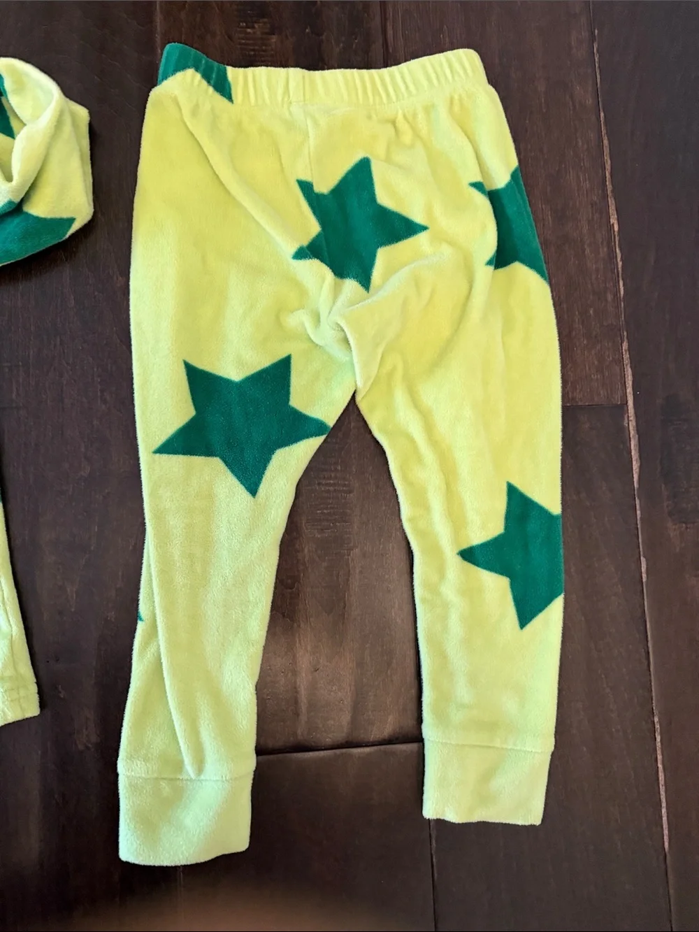 Cat & Jack Kids Star Pajama Sets - Lime Green, White, Dark Green & Bright Orange